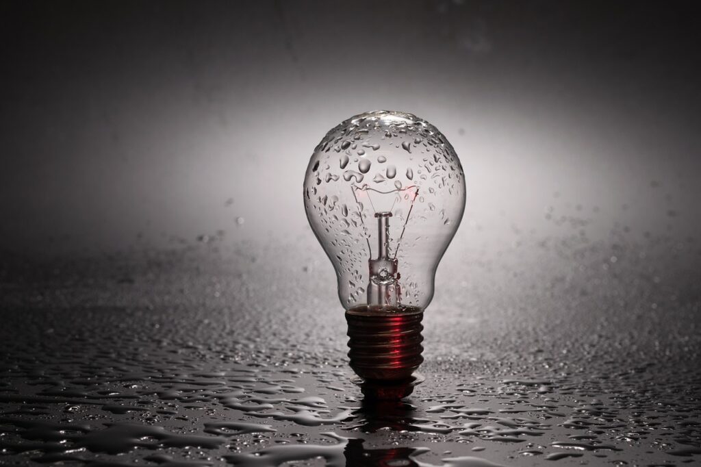 bulb, light bulb, wet-2287759.jpg